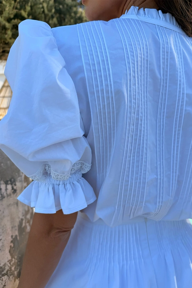 Sheila – Women’s White Set with Decorative Trims ‘Preseline’**